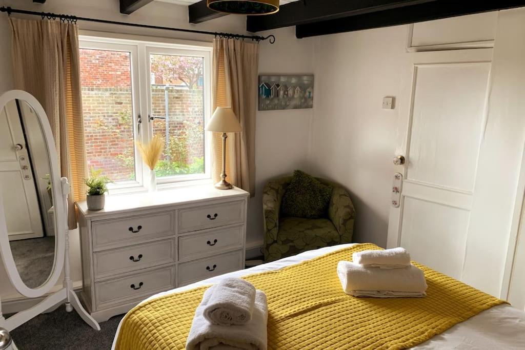 Award Winning Pet Friendly Paddock Cottage 惠特比 外观 照片