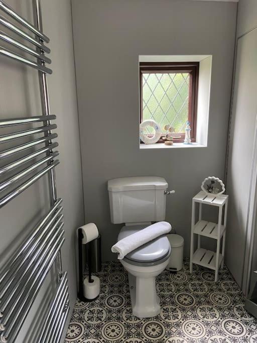 Award Winning Pet Friendly Paddock Cottage 惠特比 外观 照片