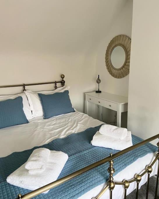 Award Winning Pet Friendly Paddock Cottage 惠特比 外观 照片