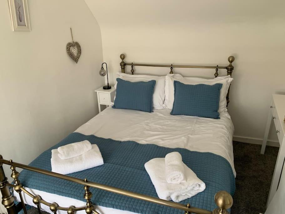 Award Winning Pet Friendly Paddock Cottage 惠特比 外观 照片