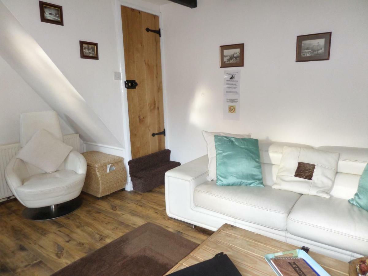 Award Winning Pet Friendly Paddock Cottage 惠特比 外观 照片